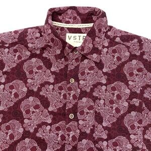 VSTR Premium‎ Shirt Short Sleeve Button Up Skulls Mens M 100% Cotton Wine